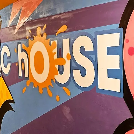 Arc House Pop Art-3